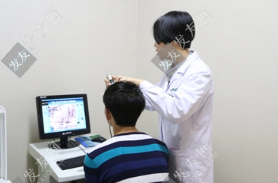 植發(fā)術(shù)后該如何做好護(hù)理？多久可以戴帽子？