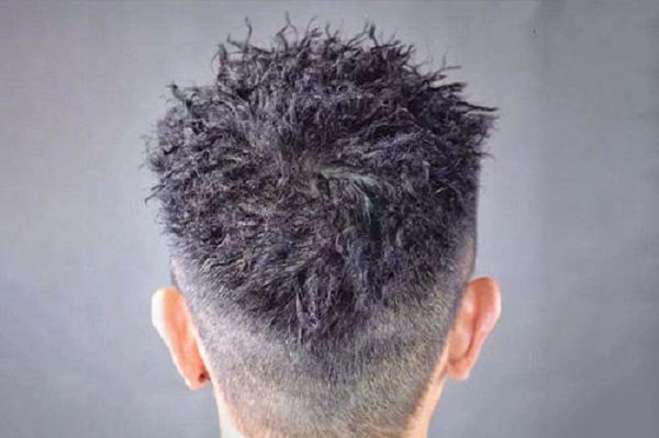 燙染發(fā)會(huì)對(duì)頭發(fā)造成什么影響