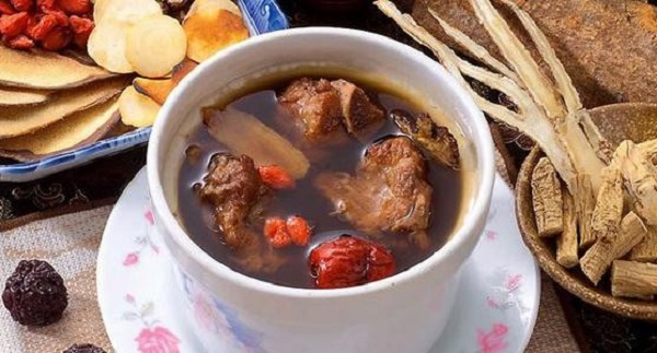 斑禿不能吃哪些食物