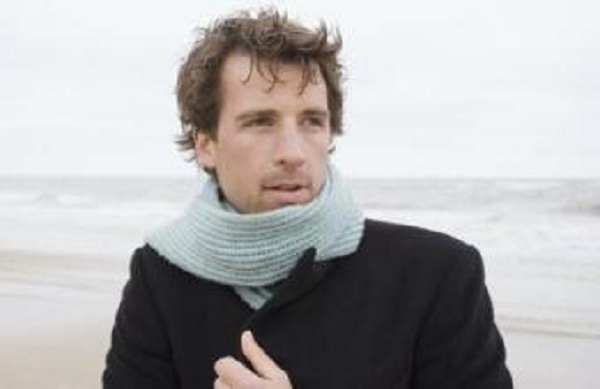 頭發(fā)油膩就是脂溢性脫發(fā)嗎