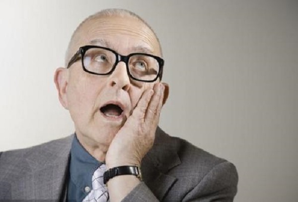 頭發(fā)油膩就是脂溢性脫發(fā)嗎