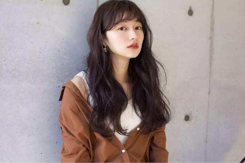 女生的頭發(fā)油性大是怎么回事