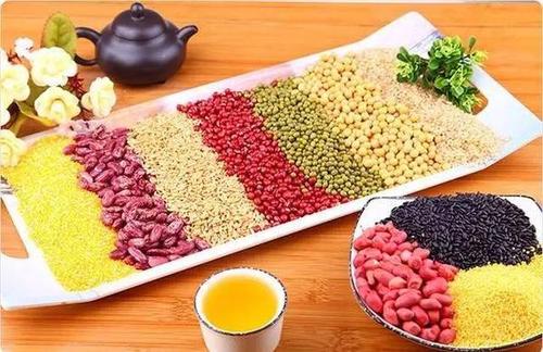 男性脫發(fā)應(yīng)該吃什么食物