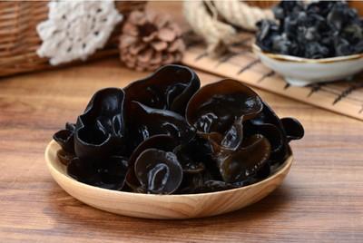 男性脫發(fā)應(yīng)該吃什么食物