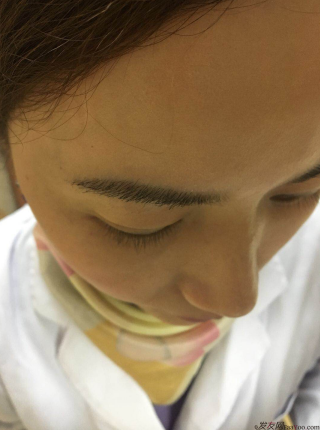 南昌的妹子，種植了眉毛和發(fā)際線，歡迎發(fā)友們圍觀